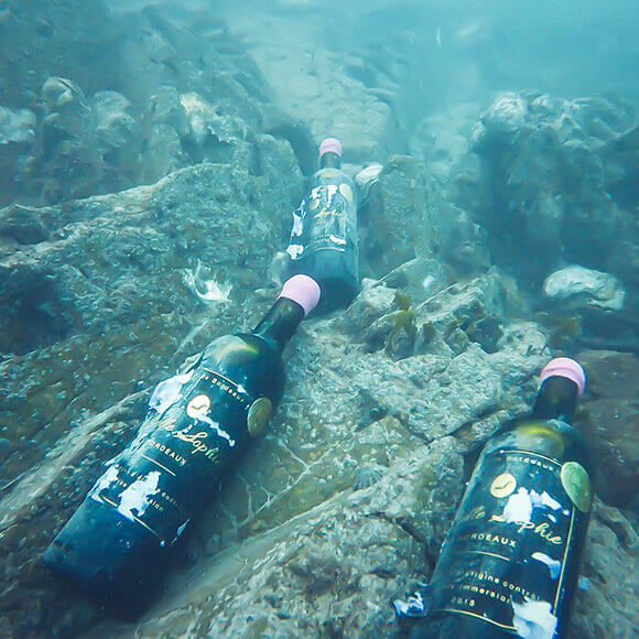 Vin immergé en eau de mer